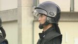 「辛そうな顔はしない！」約13キロの装備で駆け足…警察最後の砦“機動隊”を体力自慢アナウンサーが体験…現場で感じ取ったものとは　|　石川県のニュース｜MRO北陸放送