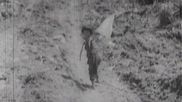 「白旗の少女」は今87歳－　食糧調達から戻らなかった父、逃げ惑った戦場で息絶えた兄…　7歳の少女は「命をつなげ」と託された白旗を手に壕を出た　|　沖縄のニュース｜RBC 琉球放送