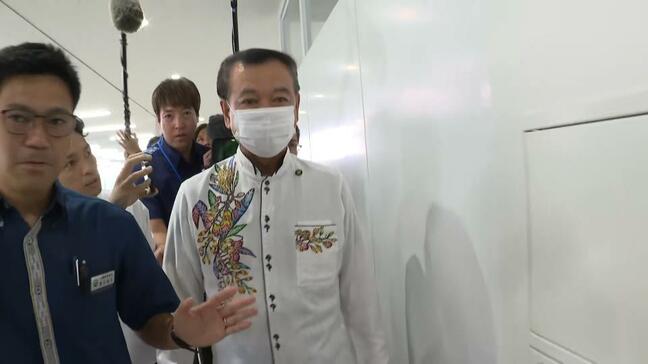 「辞職はしません。やっていないからです」セクハラ問題めぐり市議会が不信任決議の南城市・古謝景春市長が議会解散を通知  辞職求める市議ら「不祥事ごまかす外道の所業」と猛反発|TBS NEWS DIG