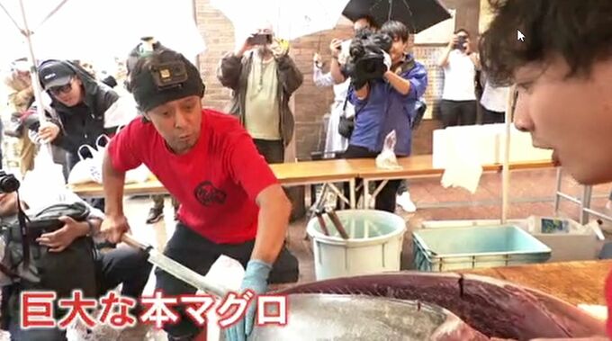 本マグロ解体ショーに行列　近江町市場大行灯祭り　|　石川県のニュース｜MRO北陸放送