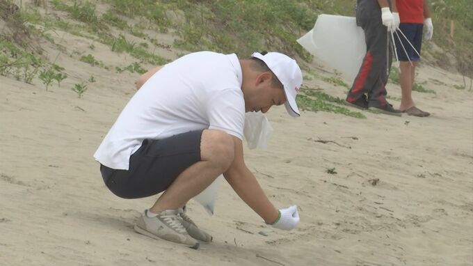 「素足で歩ける砂浜に」ホンダ関係者や地元の人などがビーチクリーン活動　|　BSSニュース | BSS山陰放送