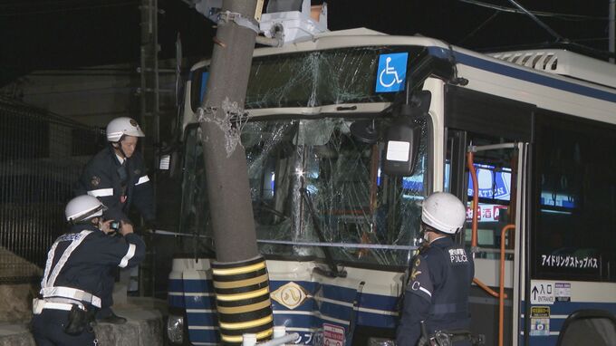 市バスが電柱に衝突 51歳運転手と84歳乗客を救急搬送  ハンドル操作を誤った可能性も… 名古屋・昭和区|TBS NEWS DIG
