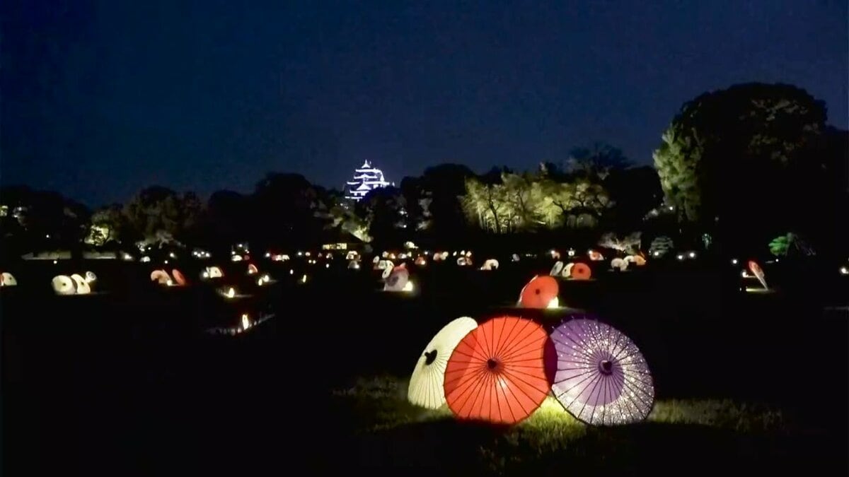 岡山後楽園で「秋の幻想庭園」14日から　約380個の照明が紅葉とともに照らされ幻想的に
