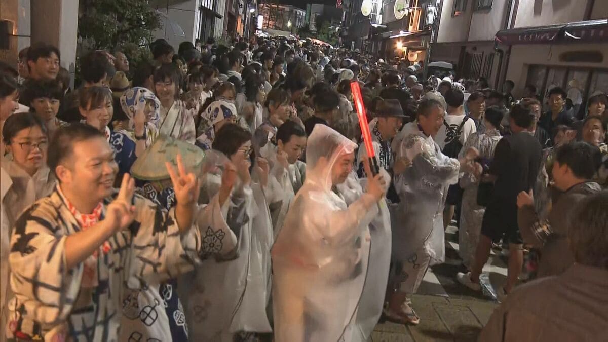 日本三大盆踊り「郡上おどり」で“徹夜おどり”始まる　8月17日明け方まで