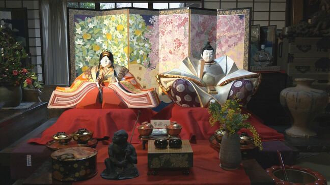 桃の節句を前に「おひな様展」 江戸時代から明治時代に作られた貴重な人形が古民家を彩る 岐阜・下呂市の“銀花荘”|TBS NEWS DIG