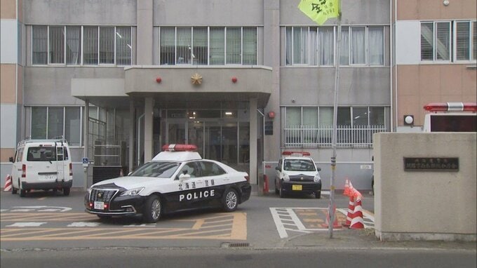 「子どもが玄関フード内にいる」通行人が通報、10代前半の息子の頭を殴打　傷害容疑で逮捕された49歳男「叱る目的だった」殴った後、家の外に出して発覚|TBS NEWS DIG