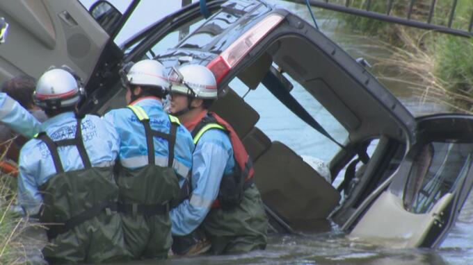 軽乗用車が水路に落ちる　車内には１人が取り残され搬送　詳しい容体はまだわからず（山形・酒田市）　|　山形のニュース│TUYテレビユー山形