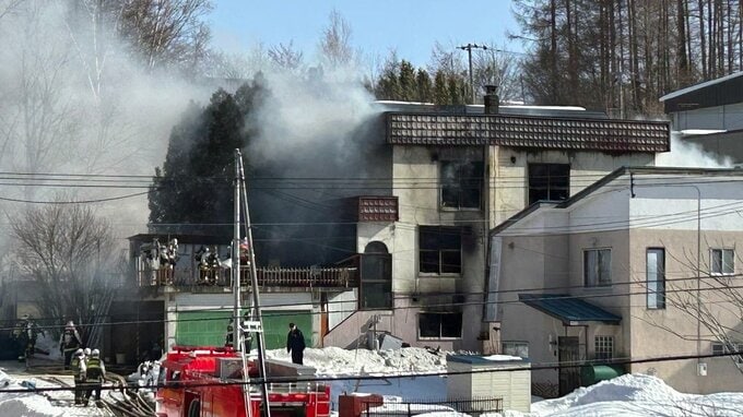 【速報】住宅炎上「一戸建てから出火、1階から黒煙」延焼危険のため付近住民に避難呼びかけ　札幌市南区藤野で住宅火災　|　北海道のニュース｜HBC北海道放送