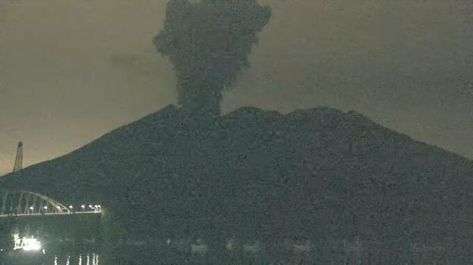 桜島で噴火　噴煙2400ｍ【22日の降灰予報】鹿児島市、姶良市などへ降灰予想　|　鹿児島のニュース｜MBC NEWS｜南日本放送