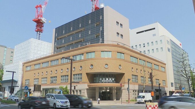「酔っ払いが暴れている」面識ない50代男性の右手に噛みついた疑い　自営業の65歳の男逮捕　酔って飲食店関係者と口論　札幌・ススキノ|TBS NEWS DIG
