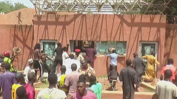 マリとブルキナファソの軍事政権が支持表明　周辺国によるニジェールへの軍事介入は「宣戦布告とみなす」と警告|TBS NEWS DIG