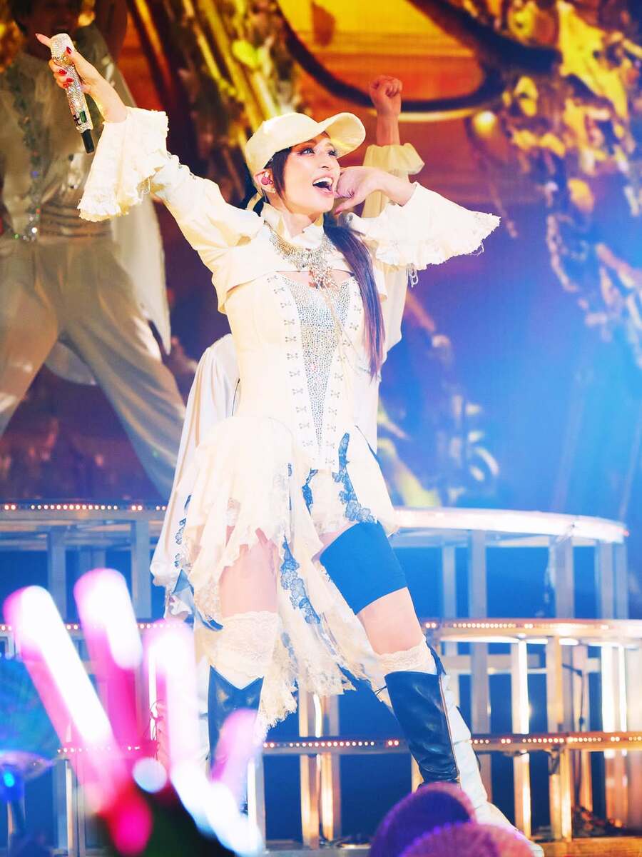 浜崎あゆみ 】 「しんどい時こそ笑ってみる」「いつかそれが本当の笑顔