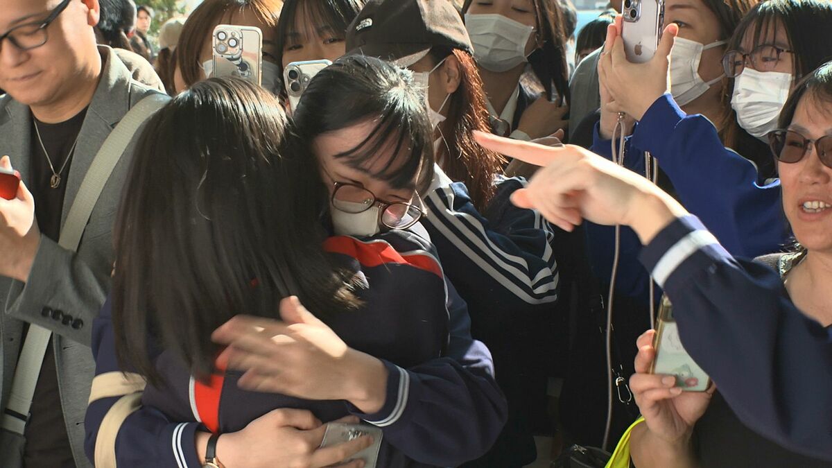 沖縄県立高校で一斉に合格発表　首里高校で喜び「信じられないくらい嬉しい」