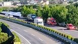 長崎自動車道でバスが炎上　乗客ら30人避難　車線と速度規制　大村市|TBS NEWS DIG
