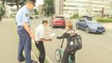 努力義務の自転車ヘルメット　県内着用率は35.1%　交差点で警察官ら「命を守る着用」呼びかける　盛岡市　|　IBC NEWS | IBC岩手放送