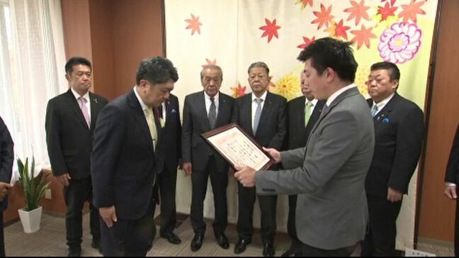 金沢市長選挙 自民党金沢支部が現職・村山卓氏を推薦 政策協定も結ぶ|TBS NEWS DIG