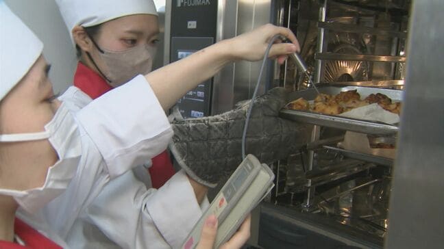 専門学校生が考案「トマうま!から揚げ」 給食レシピコンテストでグランプリ 島根県松江市|TBS NEWS DIG
