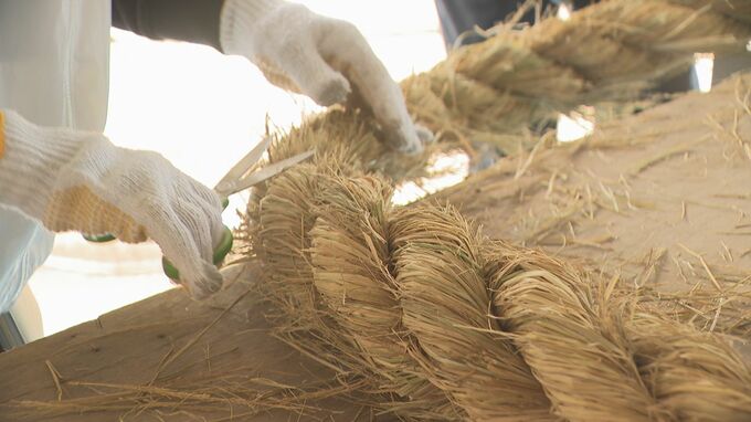 防府天満宮で“注連縄作り”始まる　秋の大祭「裸坊祭」に向け　「もち米の稲わら」で12本全てを新しく取り替え|TBS NEWS DIG