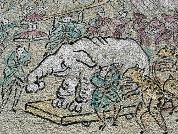 【拘置所の巨大壁画】城下町に象が現る！？長さ200mの壁画に描かれたにぎやかな江戸時代　取り壊し前に見学会開催へ　|　RCC NEWS | 広島ニュース | RCC中国放送