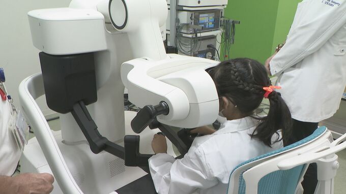 「結構簡単にできました」最新の手術支援ロボット “hinotori” の操作に挑戦　|　名古屋・愛知・岐阜・三重のニュース【CBC news】 | CBC web