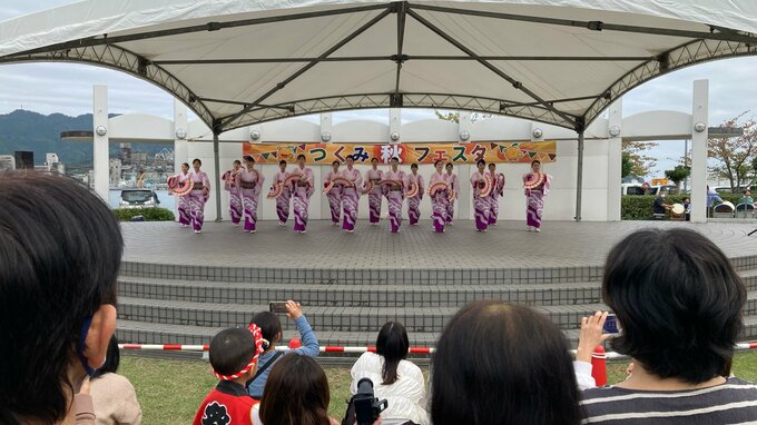 踊り娘がステージを彩る 毎年3000人以上が来場する人気イベント つくみ秋フェスタが開催 大分 | 大分のニュース|OBS NEWS|大分放送
