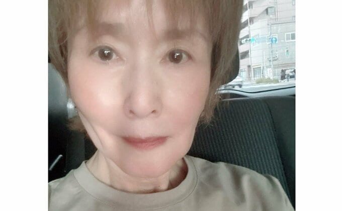【 小柳ルミ子 】　「右の奥歯の歯茎が膿んで　腫れて」　歯科医院で「いきなり手術」　「右顔面が痛み　酷い頭痛」「一刻の猶予もない…と言う判断でしょうか」|TBS NEWS DIG
