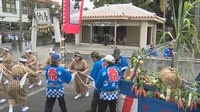 多彩な伝統芸能を奉納 五穀豊穣と地域の繁栄を祈願する石垣市平得の「種子取祭」|TBS NEWS DIG