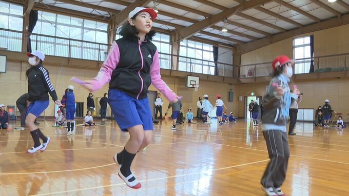 「みんなと協力できたのでよかった」保護者が見守る中　小学校で縄跳びの記録会　|　山口のニュース・天気・防災｜tys NEWS｜ｔｙｓテレビ山口