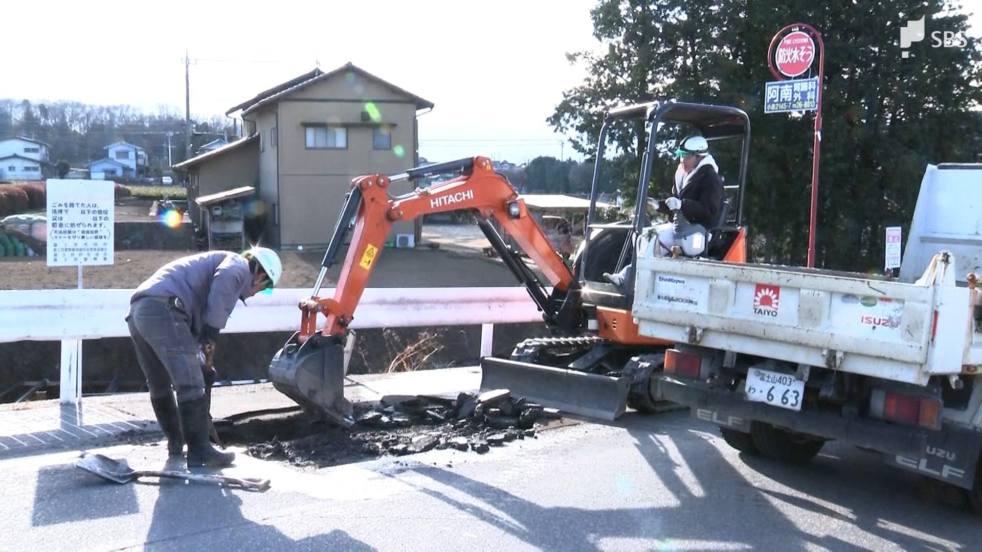 静岡県富士宮市の道路陥没 原因は地中の排水管の老朽化 県の調査で確認