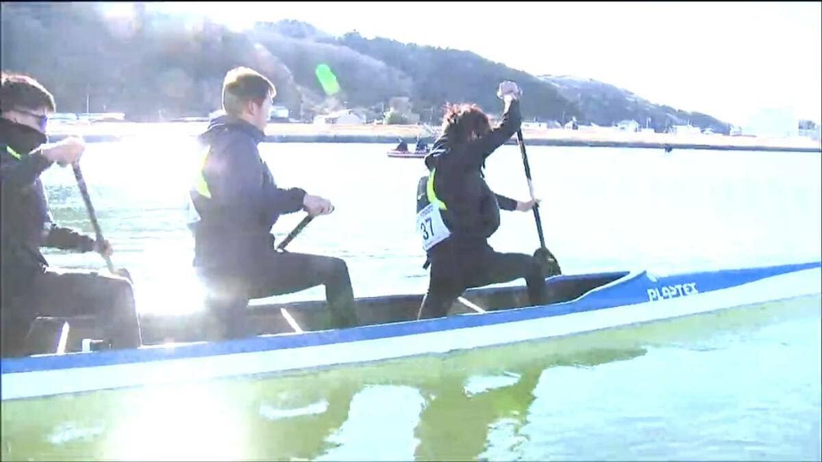 石巻で初漕ぎ会、高校生が水上に誓い
