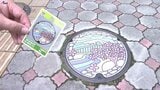 北上川や石割桜など盛岡の観光名所を描いたマンホールのふたのカード、盛岡市内のデパートで無料配布 多くのコレクターが列 |TBS NEWS DIG