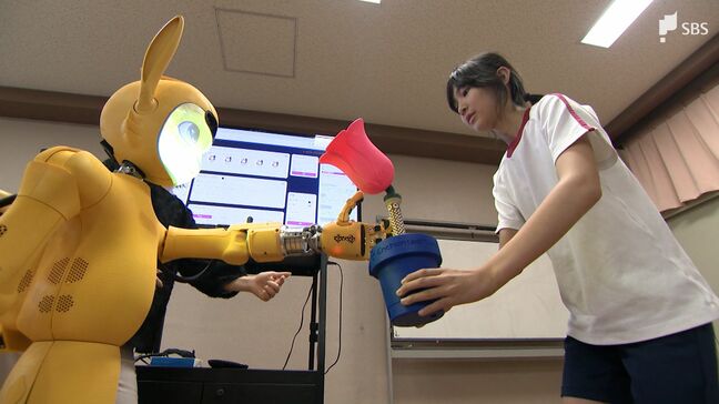 「はじめまして、ぼくは『ミロキ』」AI搭載ロボットが小学校に！児童と交流 感情読み取る機能も=静岡・沼津市|TBS NEWS DIG
