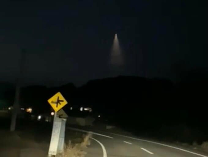 “謎の光”が夜空に　鹿児島・阿久根市で目撃　SNSでは全国でも　|　鹿児島のニュース｜MBC NEWS｜南日本放送
