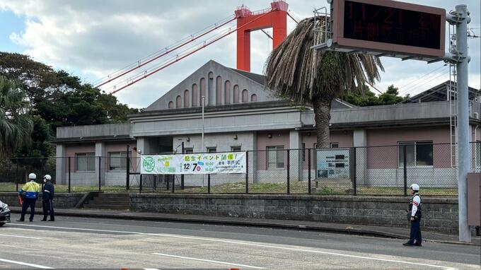 【速報】長崎県平戸で強盗未遂事件　刃物持った男が「金を出せ」20代女性に要求、逃走《特徴》40代、身長160センチ位、ニット帽、白マスク、黒サングラス|TBS NEWS DIG