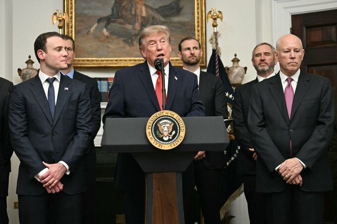 トランプ氏、暗号資産法案の早期可決を議会に要請－業界幹部らと会合