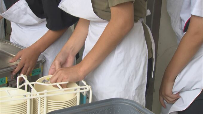 小中学校の給食当番「給食エプロン」　クラスでの「共用」廃止する自治体も…なぜ？|TBS NEWS DIG