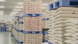 JA関係者「10月下旬ごろには米の品薄解消か」 精米工場の倉庫には“山積み”の米 生産コスト上昇で新米価格は3割高|TBS NEWS DIG