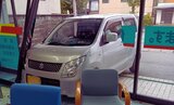 「破片が店の奥まで飛んできた」ガッシャーンとガラスが割れる音…70代男性の車 薬局に突っ込む ペダル踏み間違えたか 富山・朝日町 | 富山のニュース|天気・防災|チューリップテレビ