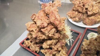 コメ高騰“耐える”人気デカ盛り定食店「特製唐揚げ定食」980円 ごはん大
