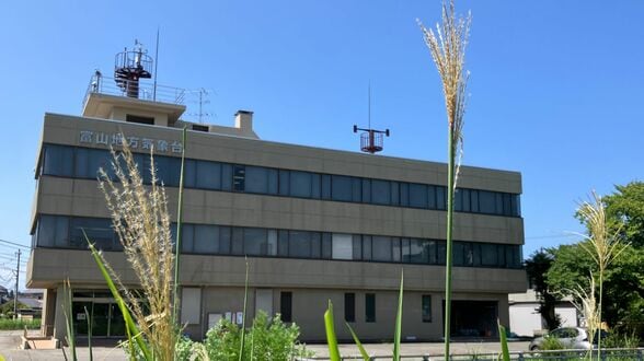 ようやく夏が来た！と思ったら…梅雨明け翌日に秋の気配？ 富山でススキが開花！平年より18日、去年より10日早く　|　富山のニュース｜天気・防災｜チューリップテレビ