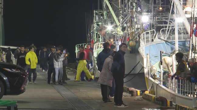 排他的経済水域でのサケ・マス流し網漁解禁　漁師「原油高騰で近場で取れたほうがメリット」漁獲枠は去年と同じ2050トン　北海道根室市・歯舞漁港|TBS NEWS DIG