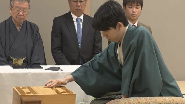 将棋の藤井聡太七冠　“王位戦”第6局に勝利しタイトル6連覇達成　タイトル通算獲得数が31期で歴代4位タイに|TBS NEWS DIG