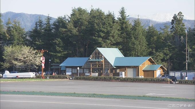 グライダーを空に連れて行った後に…　農道空港に着陸した小型機 機体の一部が滑走路に接触　|　名古屋・愛知・岐阜・三重のニュース【CBC news】 | CBC web