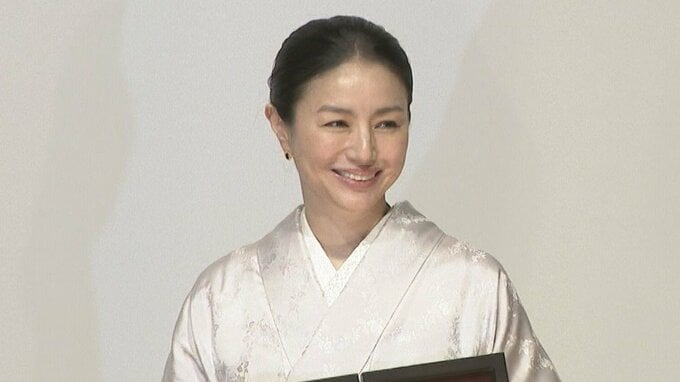 【 井川遥 】映画「平場の月」で主演女優賞〝これからの人生が映画の中で肉付きとなって花開いていくように精進したいです〟|TBS NEWS DIG