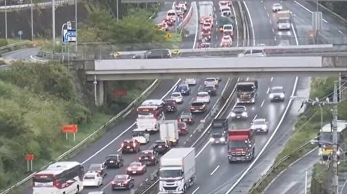 中央道・上り線でバイクの事故　相模湖IC付近ー談合坂SA付近まで渋滞12㎞　【午後5時15分現在】　|　山梨のニュース | ＵＴＹテレビ山梨