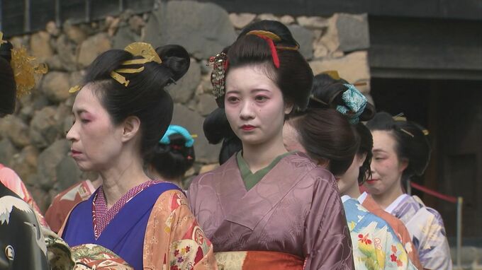 町民・花嫁・花魁・遊女など…江戸文化を象徴する髪型　おしゃれと身分や年齢を表す「古典日本髪」を国宝10周年・松江城で再現|TBS NEWS DIG