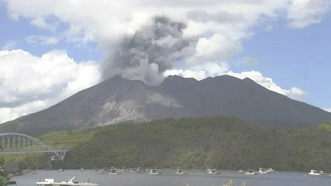 桜島で噴火 噴煙1000ｍ 灰は鹿児島市吉野方向へ【きょう・あすの降灰予報】鹿児島・熊本|TBS NEWS DIG
