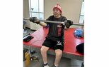 【脊髄損傷で闘病中】 高山善廣さん 「写真を撮ってる間くらいは一人で座っていられるようになりました」「地味に少しずつできるように」 ファンから激励と歓喜の声 「回復に向かって前進してますね!」|TBS NEWS DIG