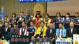 バレーボール女子日本代表を歓迎　薩摩川内市で14回目の合宿　地元企業つくった“かぶと”身につけ記念撮影　|　鹿児島のニュース｜MBC NEWS｜南日本放送