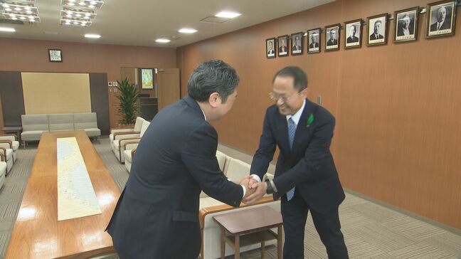 山野石川県知事が4年ぶりに古巣の金沢市役所へ かつての“最側近”村山市長と初対談|TBS NEWS DIG